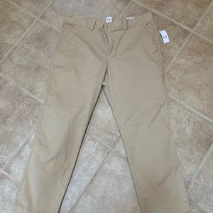 Gap khaki pants never been used with tag